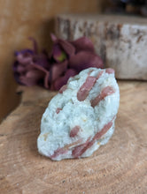 Load image into Gallery viewer, Quartz with Rubellite