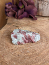 Load image into Gallery viewer, Quartz with Rubellite