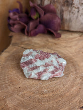 Load image into Gallery viewer, Quartz with Rubellite
