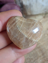 Load image into Gallery viewer, Mini Peach Moonstone Hearts