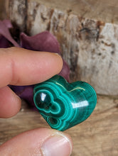 Load image into Gallery viewer, Mini Malachite Hearts