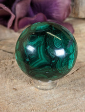 Load image into Gallery viewer, Malachite Sphere