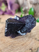 Load image into Gallery viewer, Deep Purple Fluorite