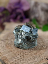 Load image into Gallery viewer, Pyrite Cluster
