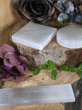 Load image into Gallery viewer, Selenite Charging Plate