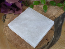 Load image into Gallery viewer, Selenite Charging Plate