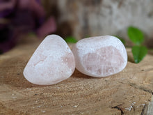 Load image into Gallery viewer, Rose Quartz Seer Stone