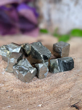 Load image into Gallery viewer, Pyrite Cube