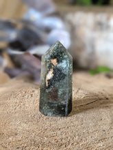 Load image into Gallery viewer, Garden Quartz Tower (multiple options)