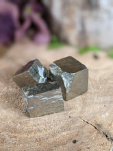 Load image into Gallery viewer, Pyrite Cube