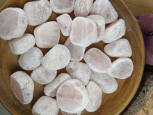 Load image into Gallery viewer, Rose Quartz Seer Stone