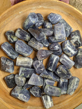 Load image into Gallery viewer, Iolite Tumbled