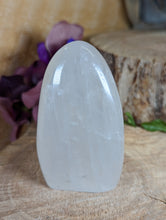 Load image into Gallery viewer, Clear Quartz Freeform