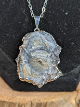 Load image into Gallery viewer, Chalcedony Rose Necklace