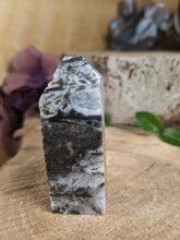 Load image into Gallery viewer, Mini Druzy Agate Tower
